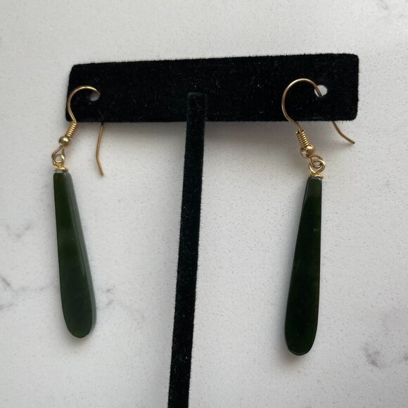 Vintage Dangle Jade Earrings w Gold Tone Shepard Hooks Sz OS - no markings - Picture 7 of 7